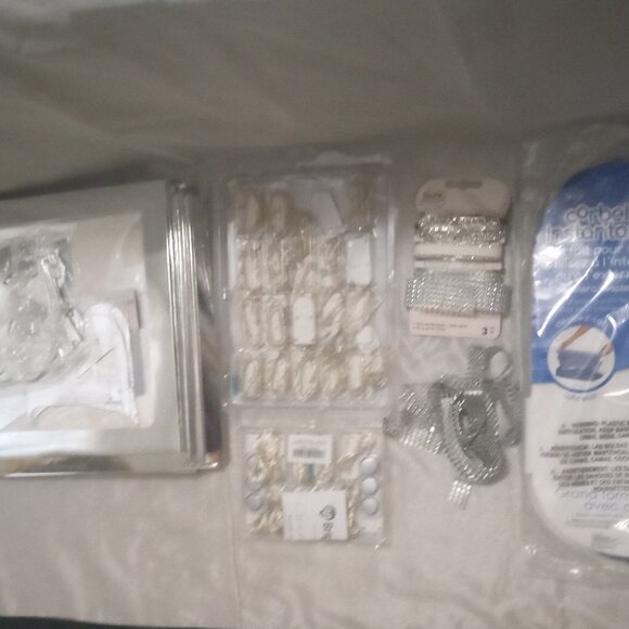 Bundle of event items: trash container lights glitter ribbons - Picture 1 of 2